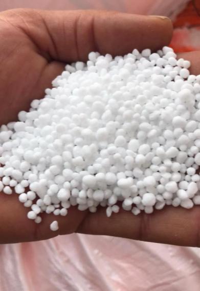 Urea N46 granules