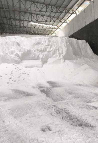 Bulk urea fertiliser in storage